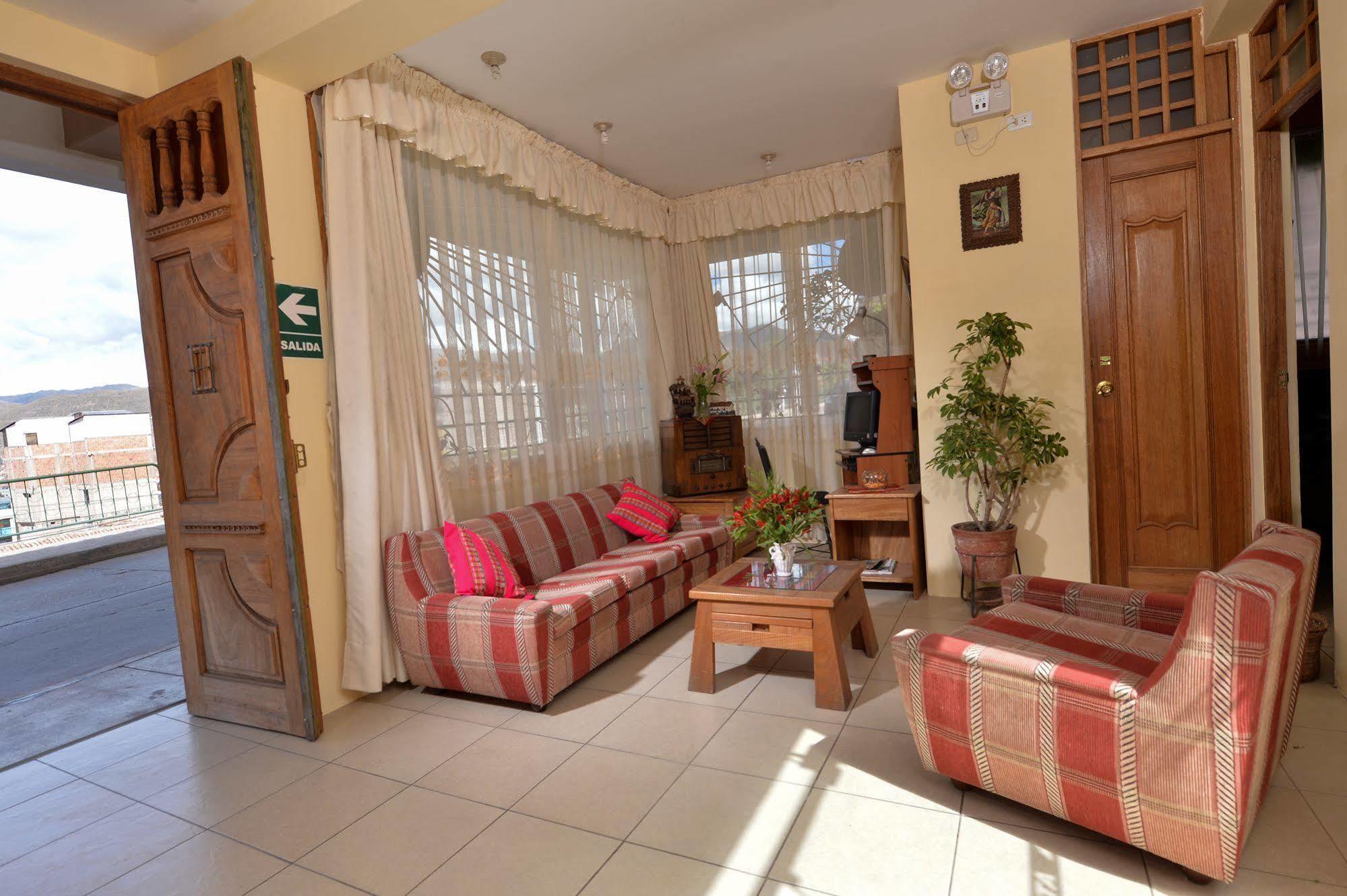 Hostal Atlantis Cuzco Exterior photo